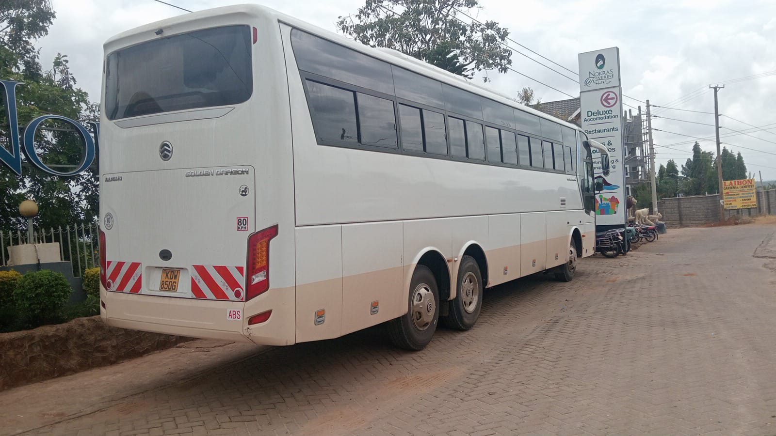 3-Axle Luxury Coach